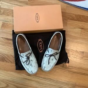 Tod's Gray Loafers Slip-Ons Elegant Design